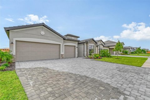 Villa ou maison à LORRAINE LAKES à Bradenton, Floride 3 chambres, 227.05 m2 № 2299245