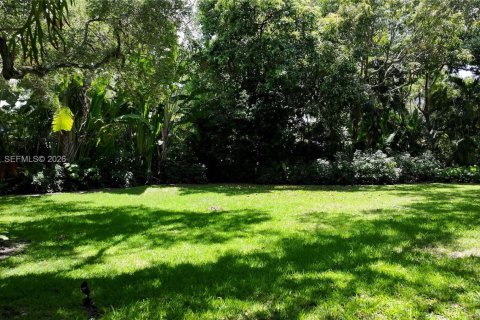 House in Miami, Florida 3 bedrooms, 231.98 sq.m. № 2253202 - photo 8