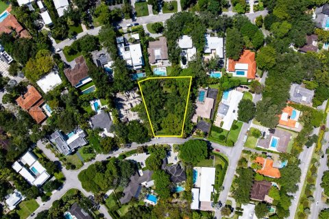 House in Miami, Florida 3 bedrooms, 231.98 sq.m. № 2253202 - photo 9