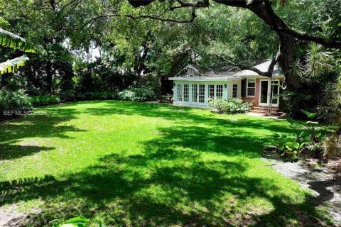 House in Miami, Florida 3 bedrooms, 231.98 sq.m. № 2253202 - photo 6