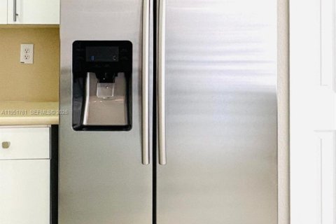 Townhouse in Miami, Florida 3 bedrooms, 164.44 sq.m. № 2008830 - photo 21