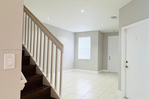 Townhouse in Miami, Florida 3 bedrooms, 164.44 sq.m. № 2008830 - photo 9