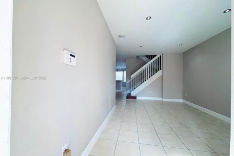 Townhouse in Miami, Florida 3 bedrooms, 164.44 sq.m. № 2008830 - photo 6
