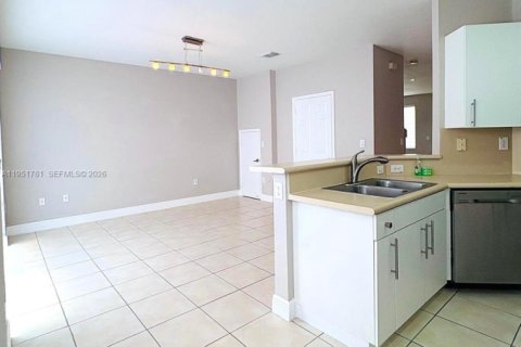 Townhouse in Miami, Florida 3 bedrooms, 164.44 sq.m. № 2008830 - photo 19