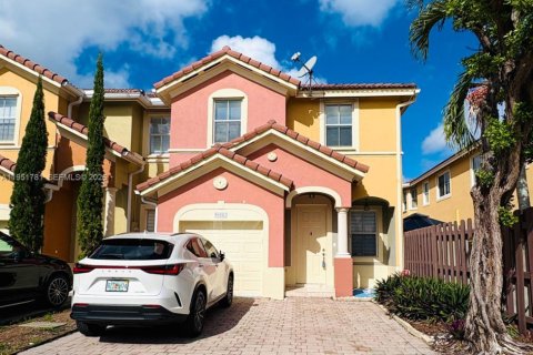 Townhouse in Miami, Florida 3 bedrooms, 164.44 sq.m. № 2008830