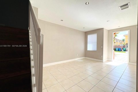 Townhouse in Miami, Florida 3 bedrooms, 164.44 sq.m. № 2008830 - photo 7