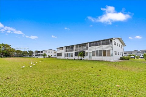 Condo in West Palm Beach, Florida, 1 bedroom № 2036628 - photo 12