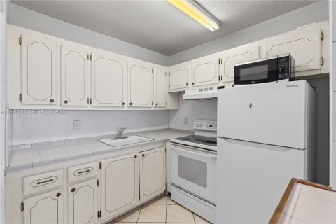 Condo in West Palm Beach, Florida, 1 bedroom № 2036628 - photo 7