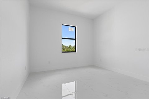 House in Lehigh Acres, Florida 3 bedrooms, 151.43 sq.m. № 1635079 - photo 5