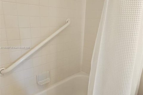 Copropriété à louer à Pembroke Pines, Floride: 2 chambres, 102.19 m2 № 1956796 - photo 12