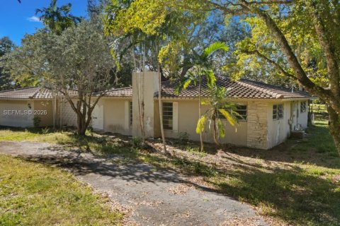 Terreno en venta en Pinecrest, Florida № 1999010 - foto 8