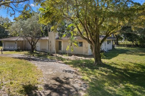 Terreno en venta en Pinecrest, Florida № 1999010 - foto 9