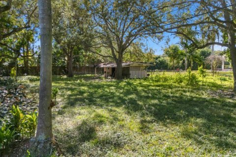 Terreno en venta en Pinecrest, Florida № 1999010 - foto 5