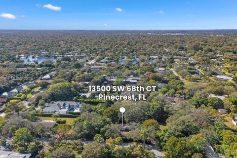 Terreno en venta en Pinecrest, Florida № 1999010 - foto 17