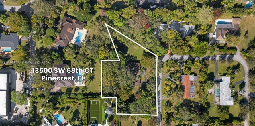 Terreno en Pinecrest, Florida № 1999010