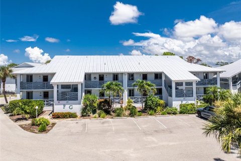 Condominio en Englewood, Florida, 2 dormitorios  № 2212876
