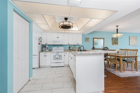 Copropriété à vendre à Englewood, Floride: 2 chambres, 101.45 m2 № 2212876 - photo 13