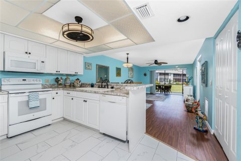 Copropriété à vendre à Englewood, Floride: 2 chambres, 101.45 m2 № 2212876 - photo 11