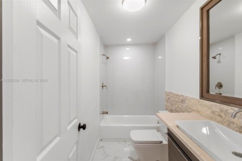 Снять в аренду виллу или дом в Халландейл-Бич, Флорида 3 спальни, 142.88м2, № 2066673 - фото 14