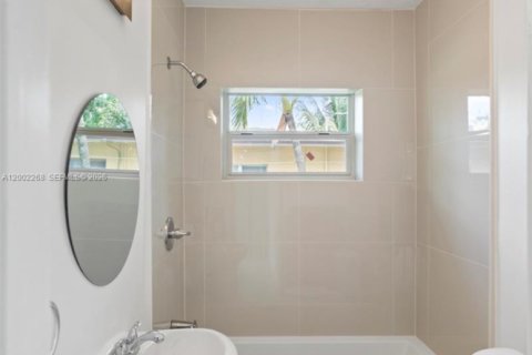 Снять в аренду виллу или дом в Халландейл-Бич, Флорида 3 спальни, 142.88м2, № 2066673 - фото 24