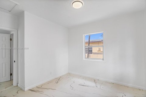 Снять в аренду виллу или дом в Халландейл-Бич, Флорида 3 спальни, 142.88м2, № 2066673 - фото 29