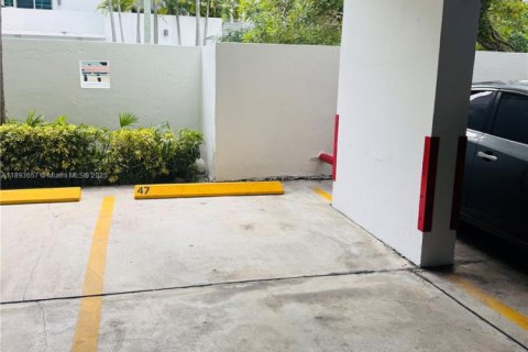 Copropriété à vendre à Miami Beach, Floride: 2 chambres, 86.4 m2 № 1946633 - photo 24