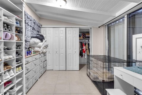 House in Hialeah, Florida 3 bedrooms, 131.18 sq.m. № 2088328 - photo 29
