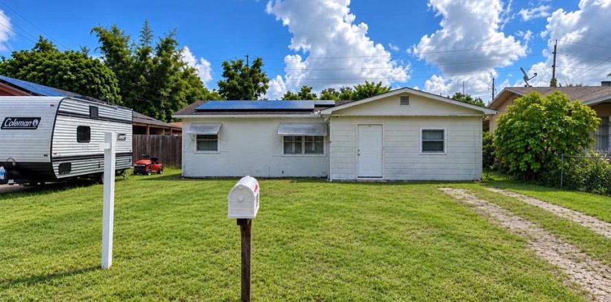Casa en Saint Petersburg, Florida 3 dormitorios, 104.42 m2 № 2387421