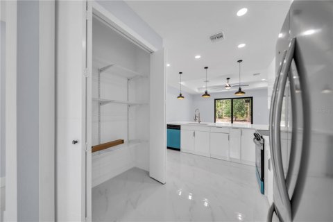 Casa en venta en Lehigh Acres, Florida, 4 dormitorios, 161.19 m2 № 2239285 - foto 5