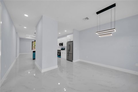 Casa en venta en Lehigh Acres, Florida, 4 dormitorios, 161.19 m2 № 2239285 - foto 4