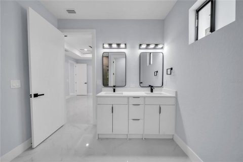 Casa en venta en Lehigh Acres, Florida, 4 dormitorios, 161.19 m2 № 2239285 - foto 12
