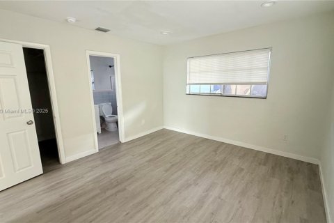 Villa ou maison à louer à Miami, Floride: 1 chambre, 55.74 m2 № 1945739 - photo 3