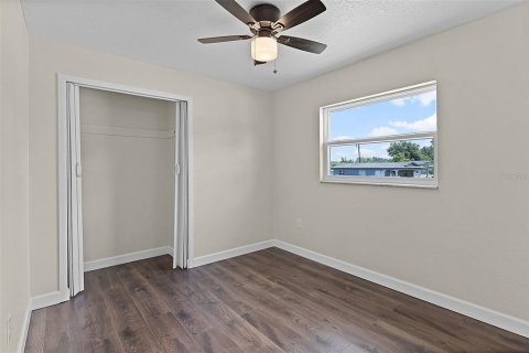 House in Haines City, Florida 4 bedrooms, 90.3 sq.m. № 1906616 - photo 13