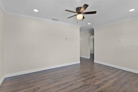 House in Haines City, Florida 4 bedrooms, 90.3 sq.m. № 1906616 - photo 5