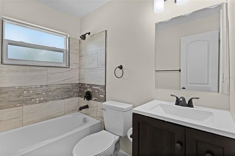 House in Haines City, Florida 4 bedrooms, 90.3 sq.m. № 1906616 - photo 8