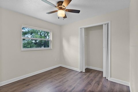 House in Haines City, Florida 4 bedrooms, 90.3 sq.m. № 1906616 - photo 11