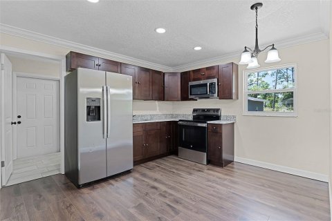 House in Haines City, Florida 4 bedrooms, 90.3 sq.m. № 1906616 - photo 3