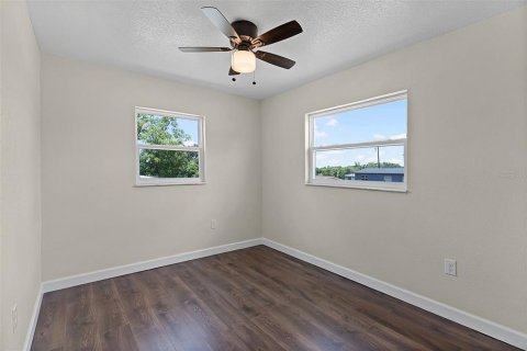 House in Haines City, Florida 4 bedrooms, 90.3 sq.m. № 1906616 - photo 9