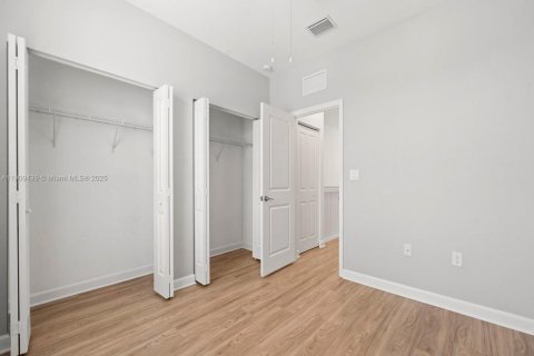 Townhouse in Homestead, Florida 3 bedrooms, 143.53 sq.m. № 2013238 - photo 21