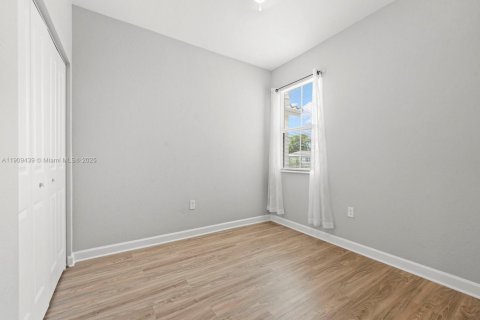 Townhouse in Homestead, Florida 3 bedrooms, 143.53 sq.m. № 2013238 - photo 18