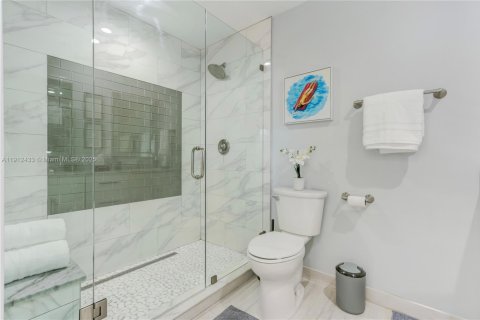 Casa en venta en Fort Lauderdale, Florida, 4 dormitorios, 171.31 m2 № 1968713 - foto 10