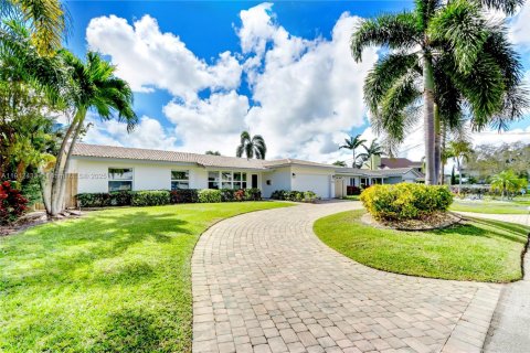 Casa en venta en Fort Lauderdale, Florida, 4 dormitorios, 171.31 m2 № 1968713 - foto 1