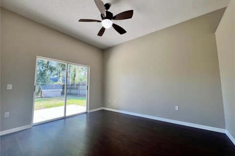 House in DeLand, Florida 3 bedrooms, 112.78 sq.m. № 1917875 - photo 6