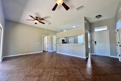 House in DeLand, Florida 3 bedrooms, 112.78 sq.m. № 1917875 - photo 5