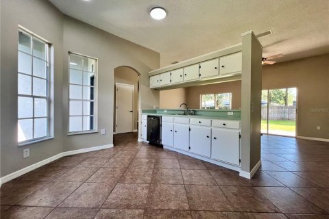 House in DeLand, Florida 3 bedrooms, 112.78 sq.m. № 1917875 - photo 3