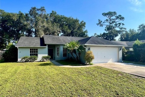 House in DeLand, Florida 3 bedrooms, 112.78 sq.m. № 1917875 - photo 1