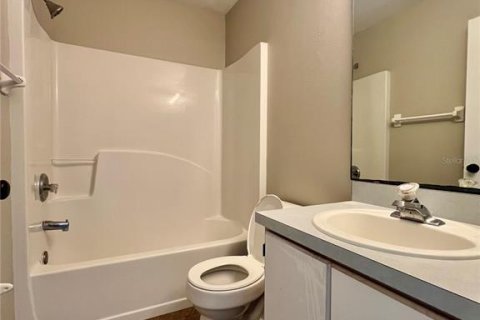 House in DeLand, Florida 3 bedrooms, 112.78 sq.m. № 1917875 - photo 10