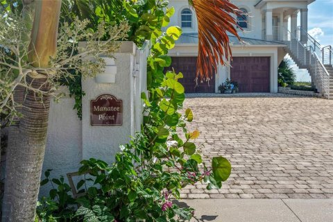 Купить виллу или дом в Нью-Смирна-Бич, Флорида 10 комнат, 513.84м2, № 1918827 - фото 3