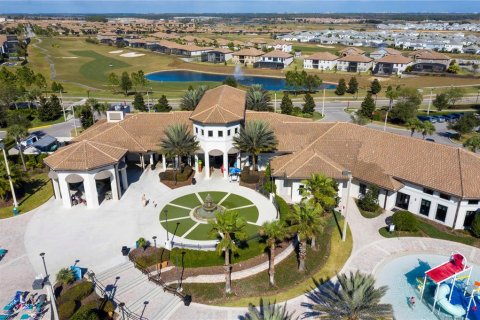 House in Davenport, Florida 9 bedrooms, 363.15 sq.m. № 1659355 - photo 46