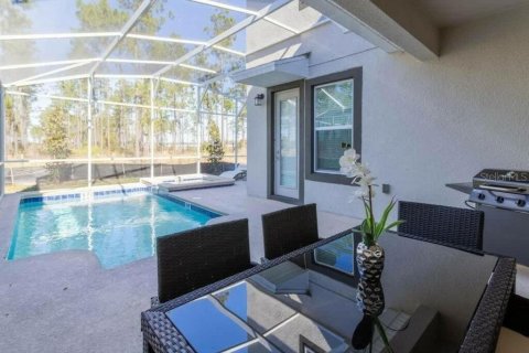 House in Davenport, Florida 5 bedrooms, 286.23 sq.m. № 1917787 - photo 14